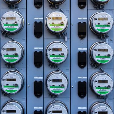 Smart meters emit very strong pulses ofSmart meters emit very strong radiofrequency radiation pulses 24 hours a day, which pose a risk to human health.